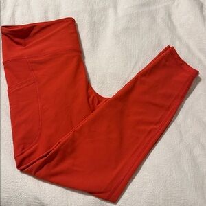 Old Navy Active High-Rise 7/8 Length Leggings in Salsa Red